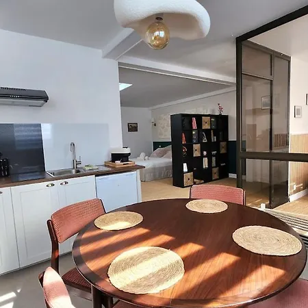 Grand En Plein Cœur De Lisieux, Rez-de-chaussée Appartement *