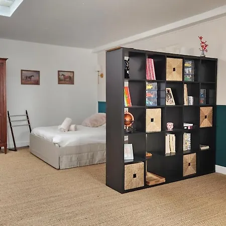 Grand En Plein Cœur De Lisieux, Rez-de-chaussée Appartement *